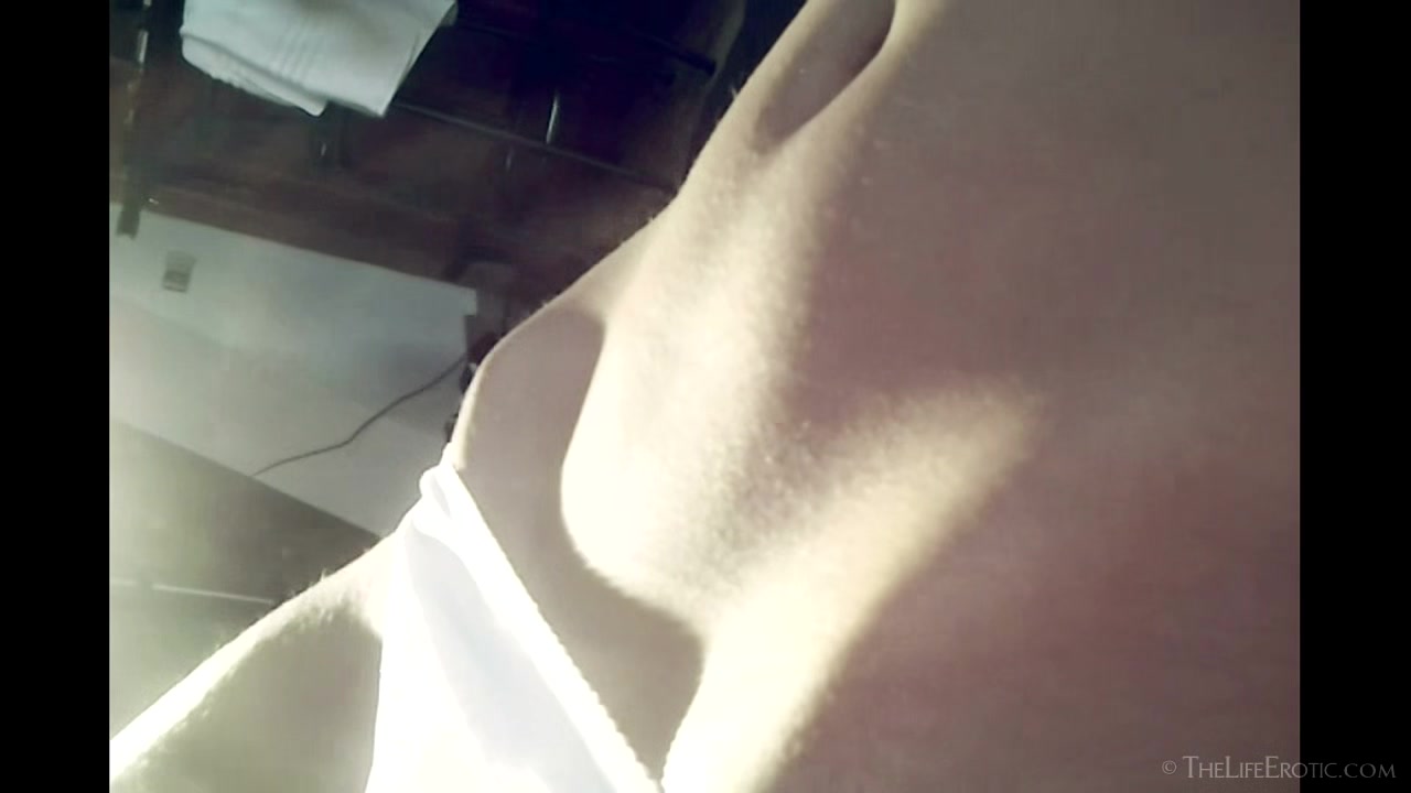 Selfies - Sima B - TheLifeErotic