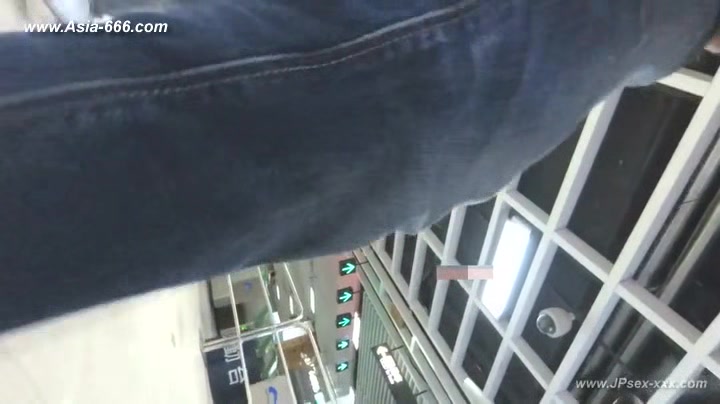 peeping chinese amateur upskirt.50