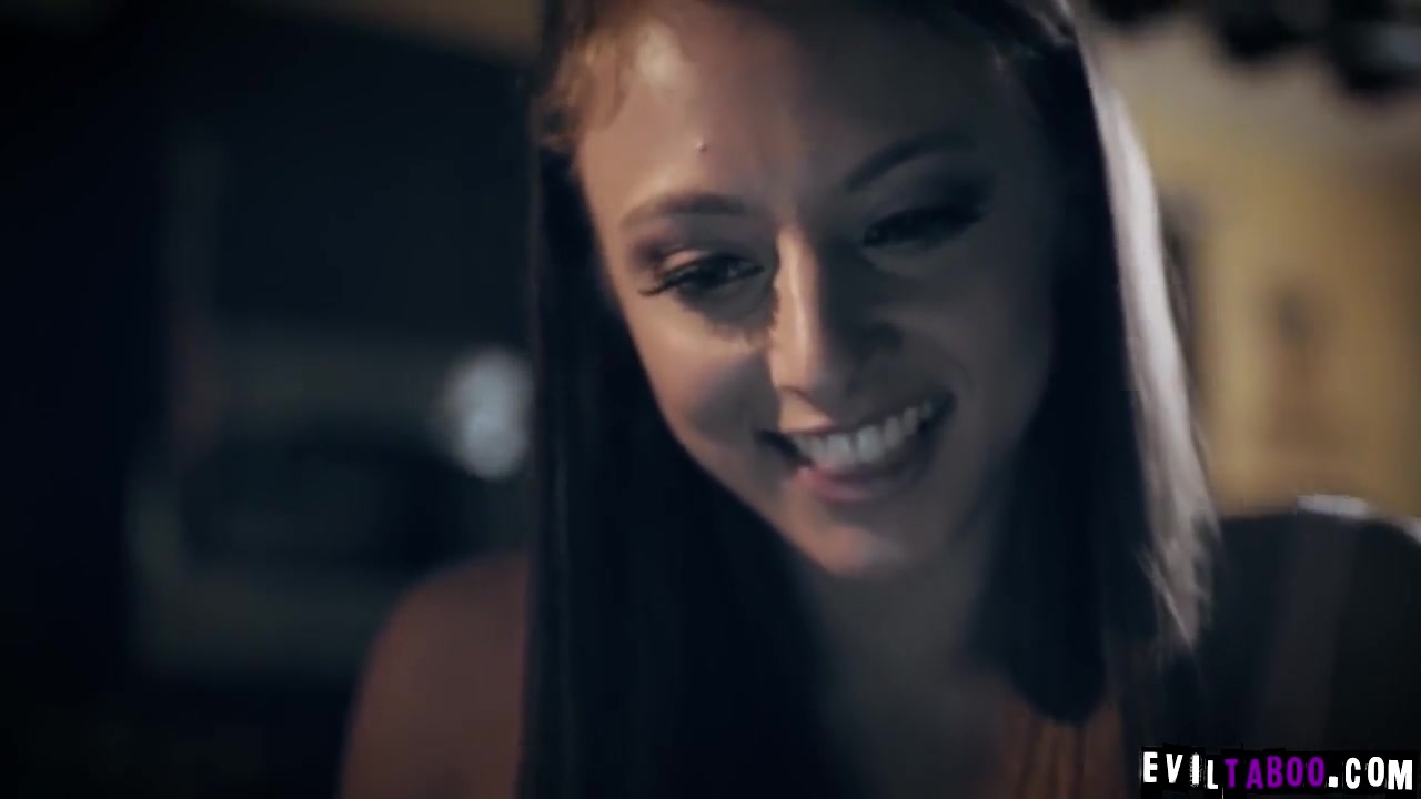Naive teen 18+ And Fucked By A Poser