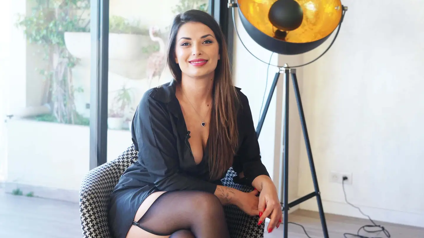 Angelika, 32 years old, medical secretary! - Jacquie et Michel TV