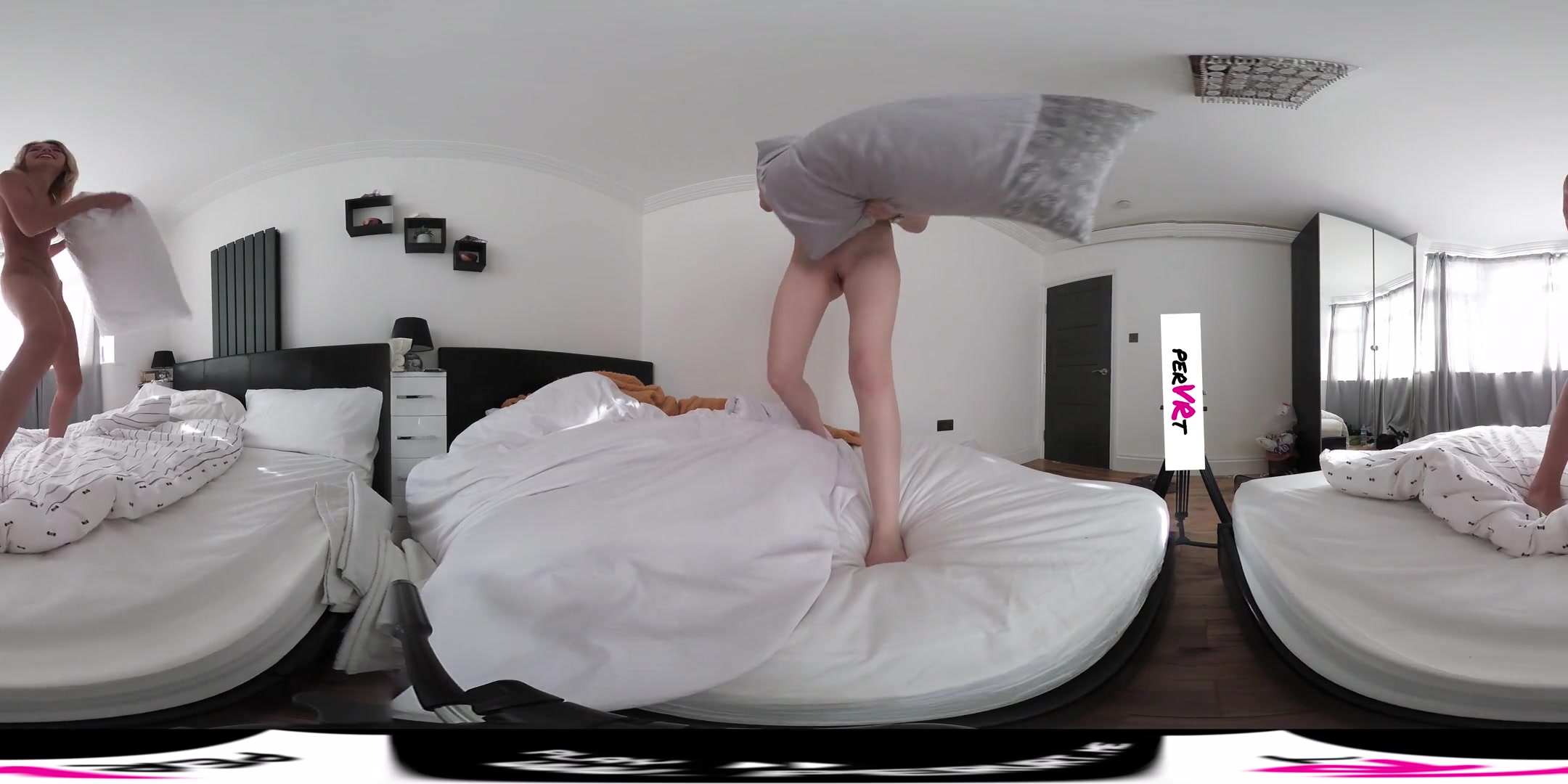 Mia Evans & Missy Luv in Pillow Fight - perVRt
