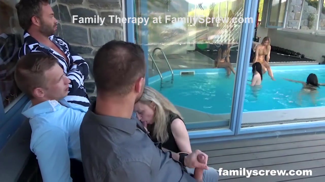 Family Throws the Biggest Party - Familyscrew
