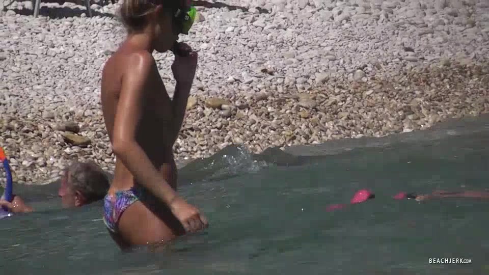 Sexy Snorkelers - BeachJerk