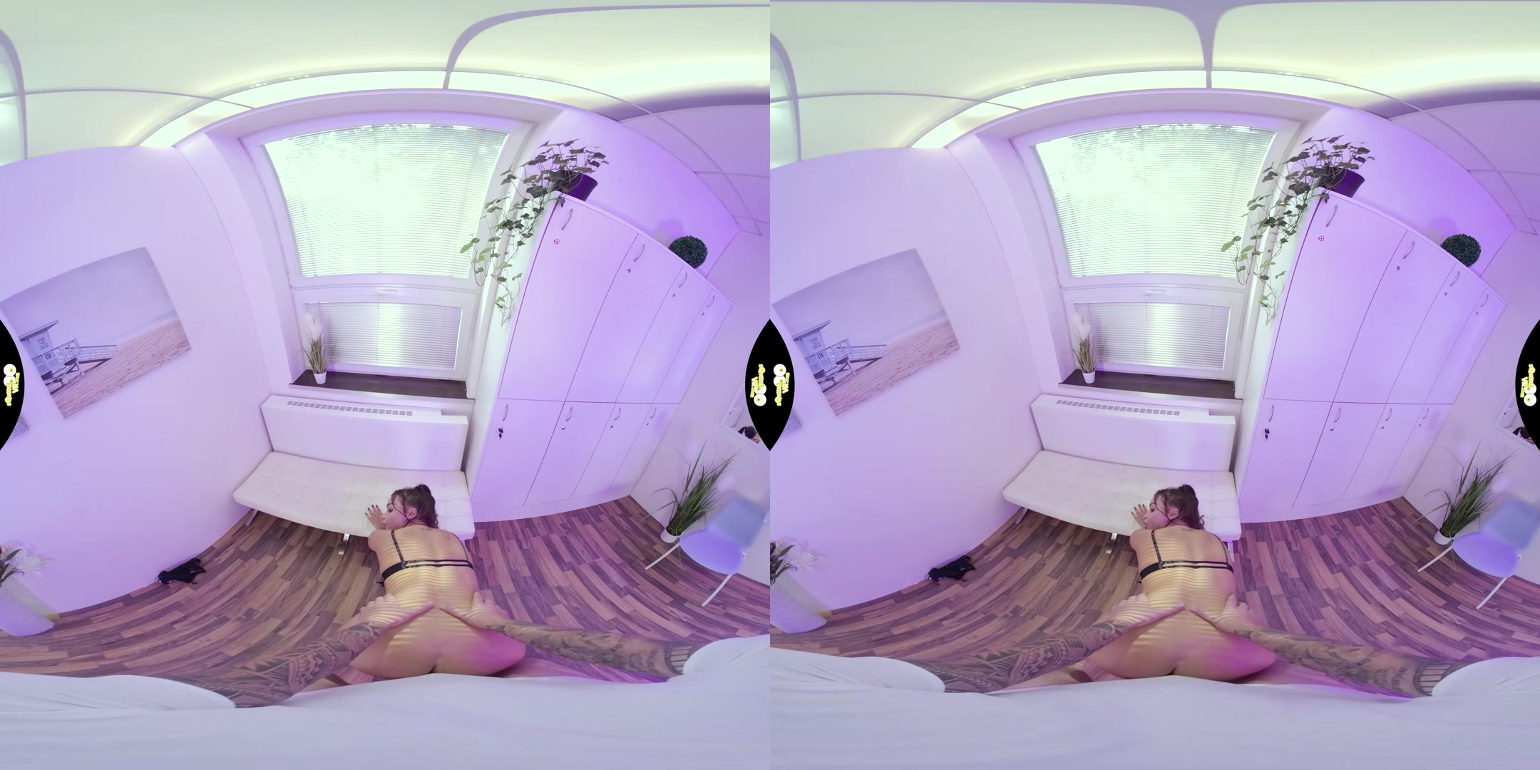 Naughty Locker Room - SqueezeVR