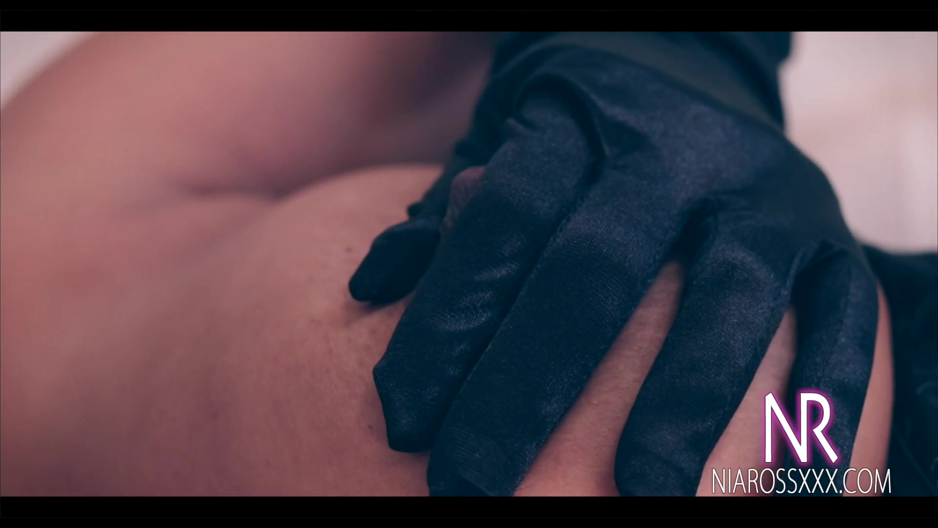 Clipped Wide Open - Sex Movies Featuring Niarossxxx