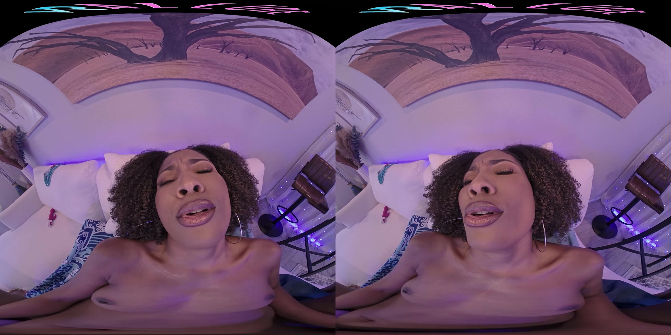 Dazzling ebony bombshell plays with herself in VR before going on a date