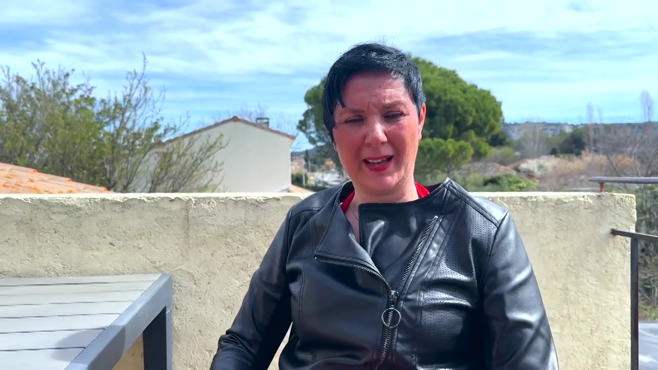 Kinuski, 31, takes us on a journey ... - Jacquie et Michel TV