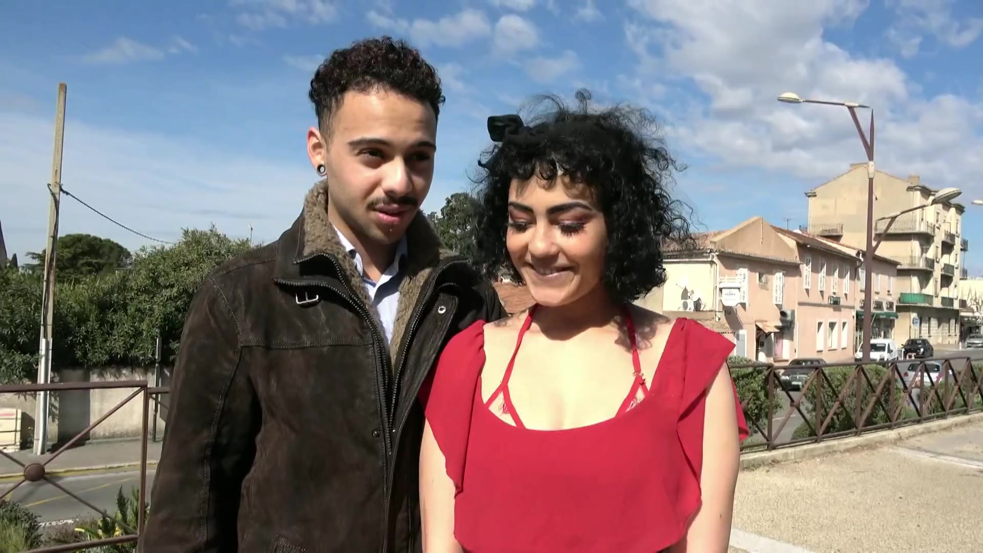 Azylis seals her relationship with J&M sauce!