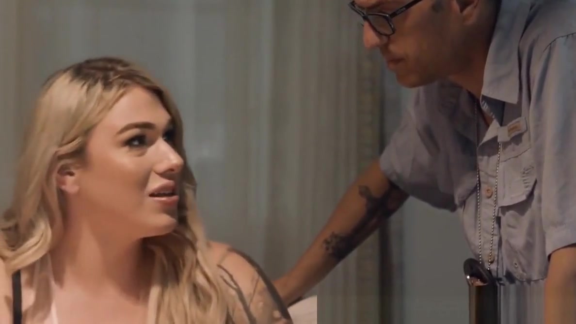 Aspen Brooks gets fucked sensually by detective Chad Diamond