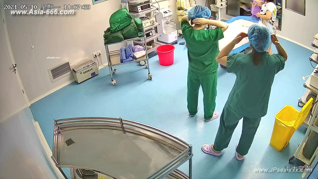 Peeping Hospital patient.7