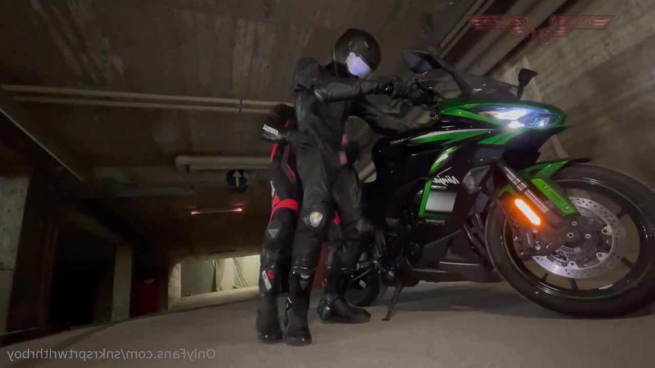 Biker gear gloved leather suit cuming