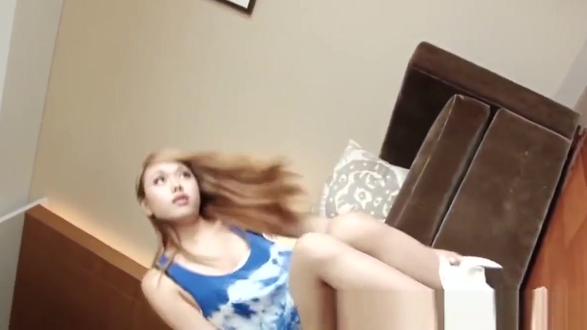 Japanese newhalf cockriding before facial