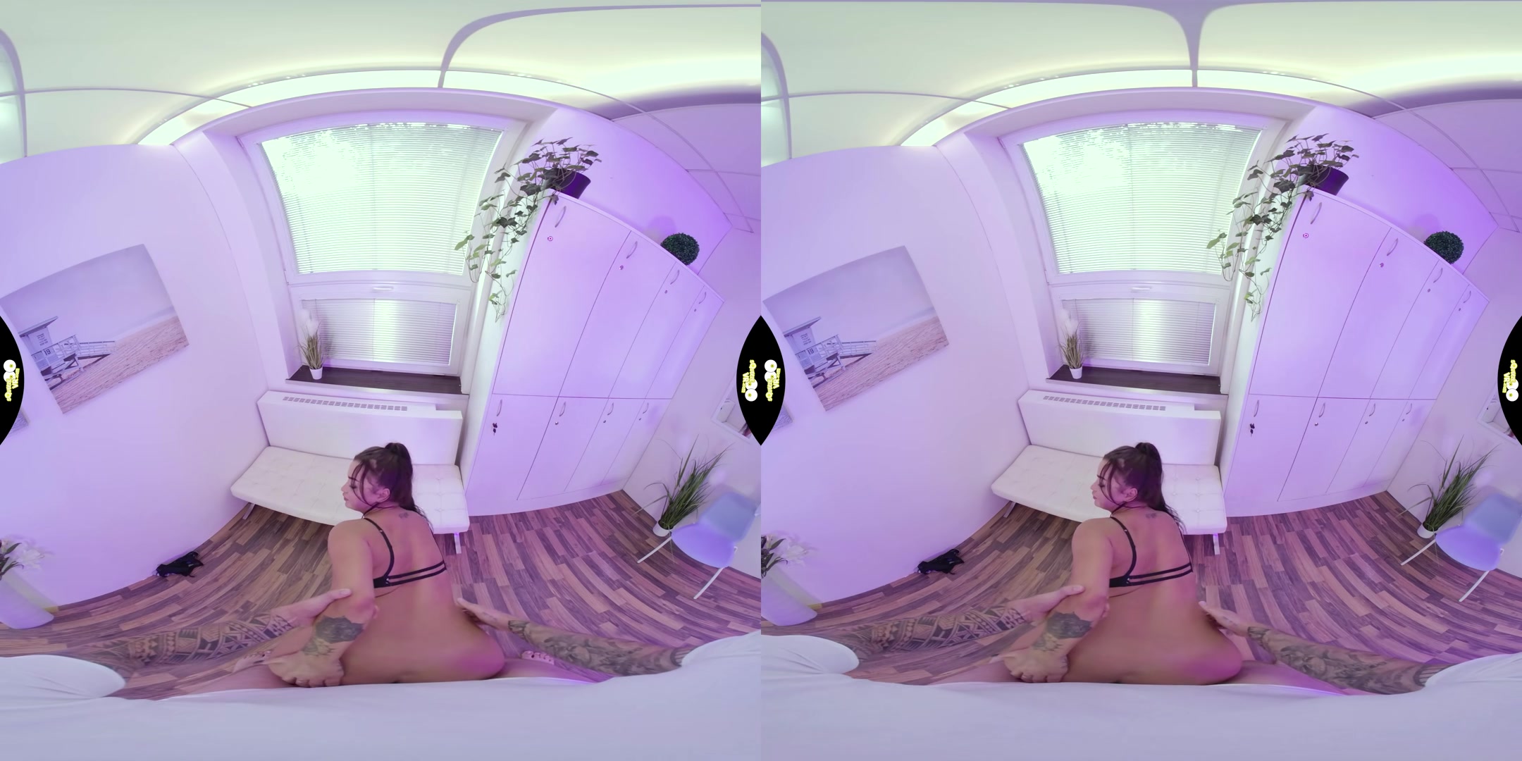 Naughty Locker Room - SqueezeVR