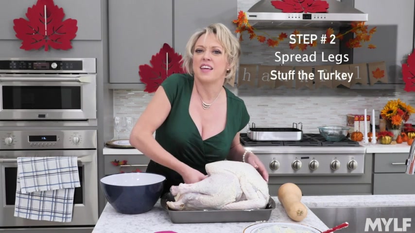 Stuffing Her Thanksgiving Pussy - MYLF