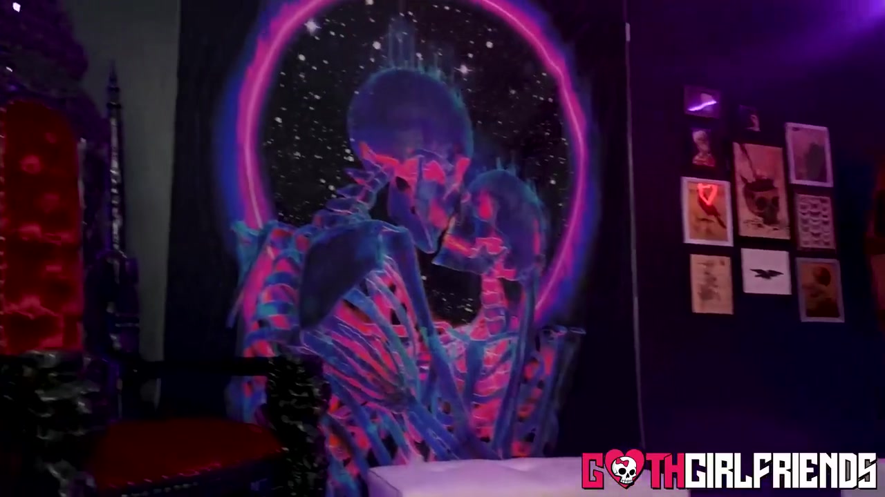 Curly Hair Babe Teases Body Before Sex
