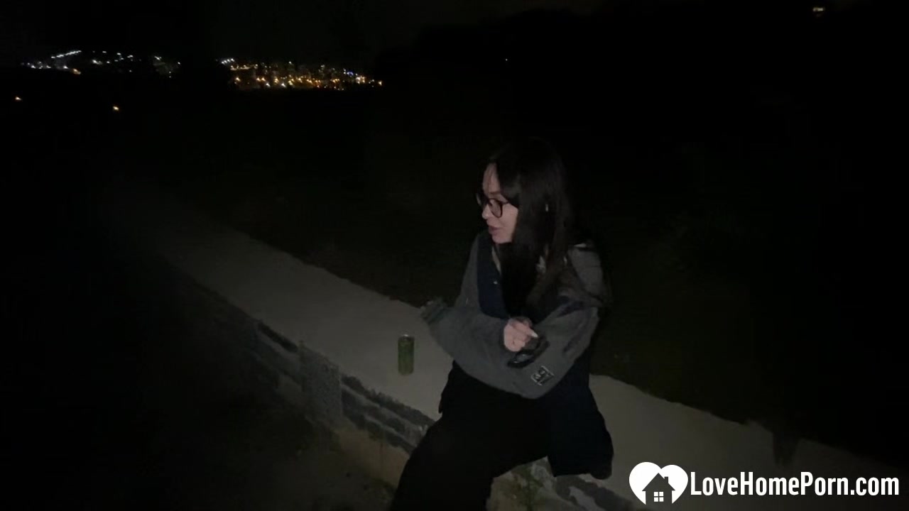 Nerdy babe gets plowed in the park