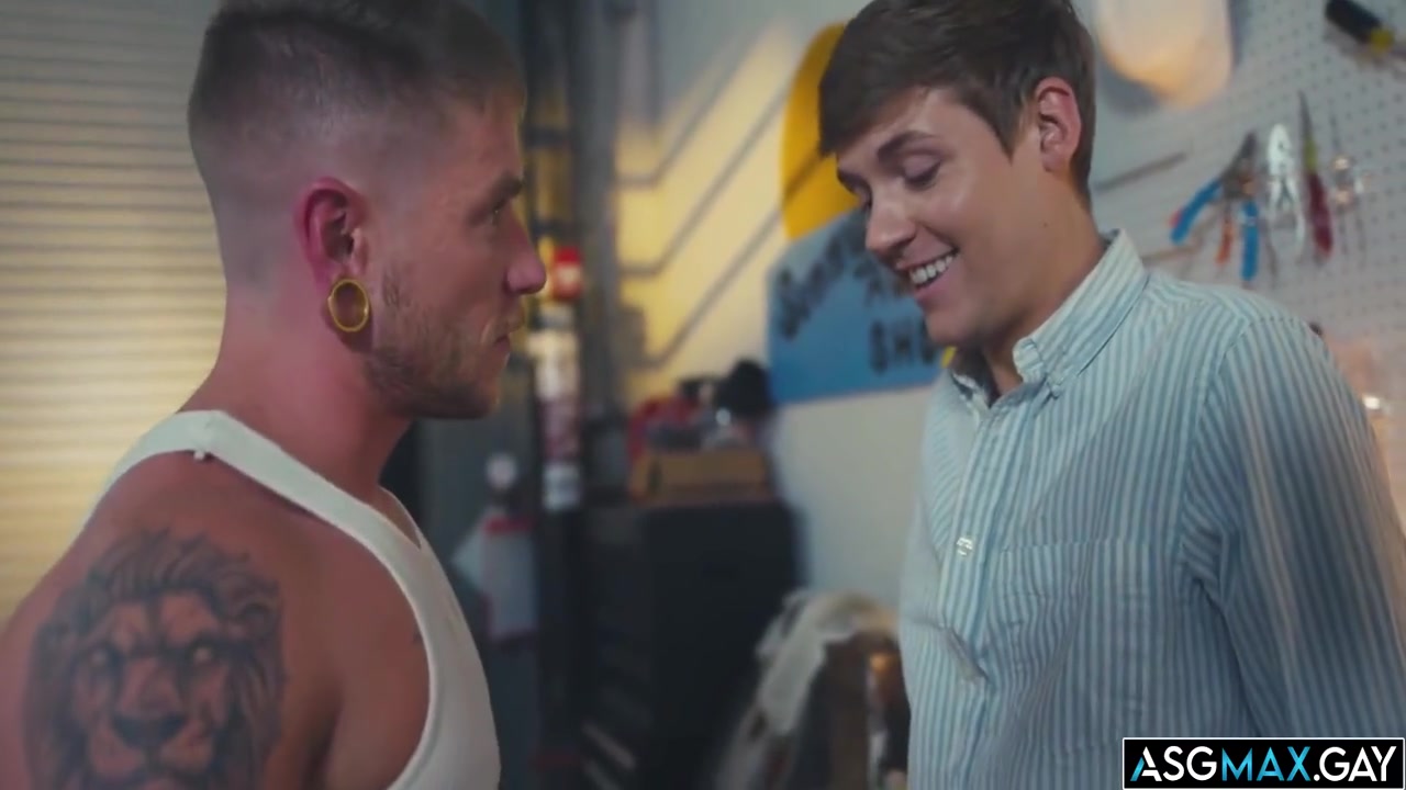 Bratty Twink Takes A Mechanic Colt Spences Cock Deep Down His Throat Before He Gets His Asshole Banged! 6 Min