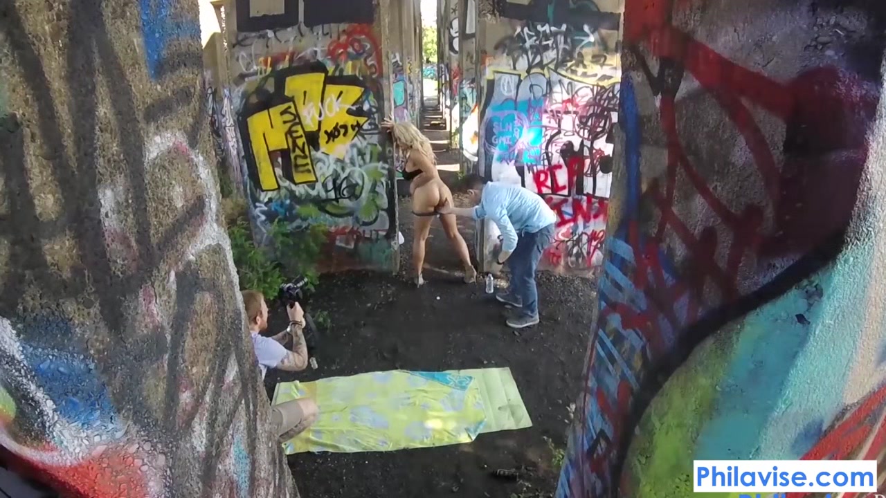 PHILAVISE-Action cam public milf fucking with Alyssa Lynn