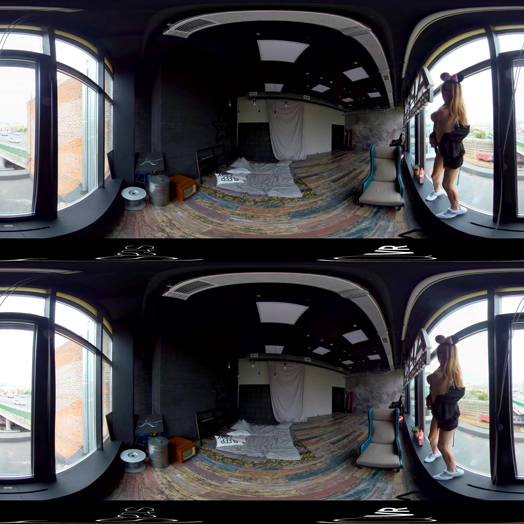 LilianQ in Naughty Little Mouse 360\u00ba - StasyQVR