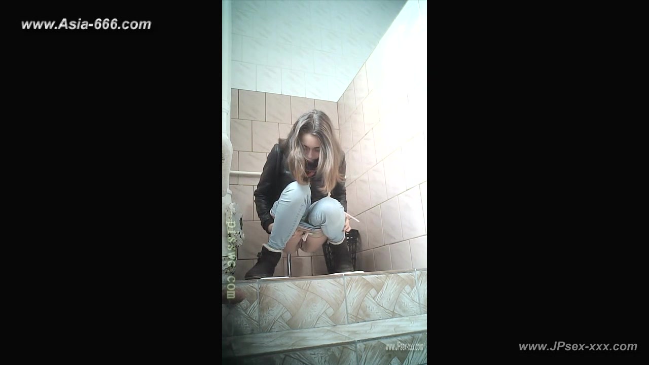 peeping blondes go to ***