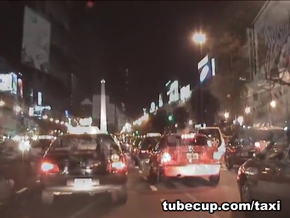 couple shamelessly pairing off in taxi