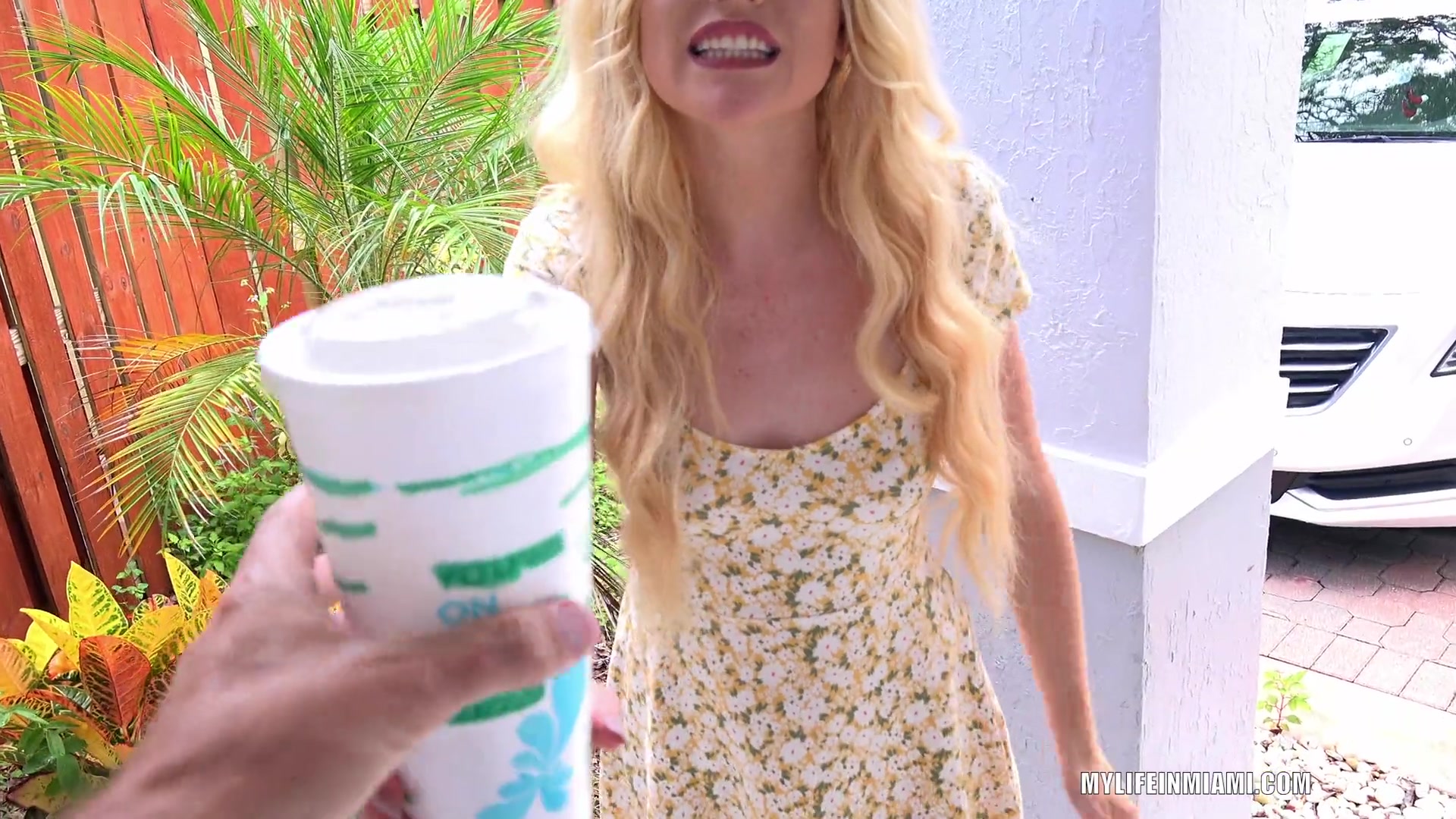 Hot Delivery Girl Gets The D - Sex Movies Featuring Mylifeinmiami