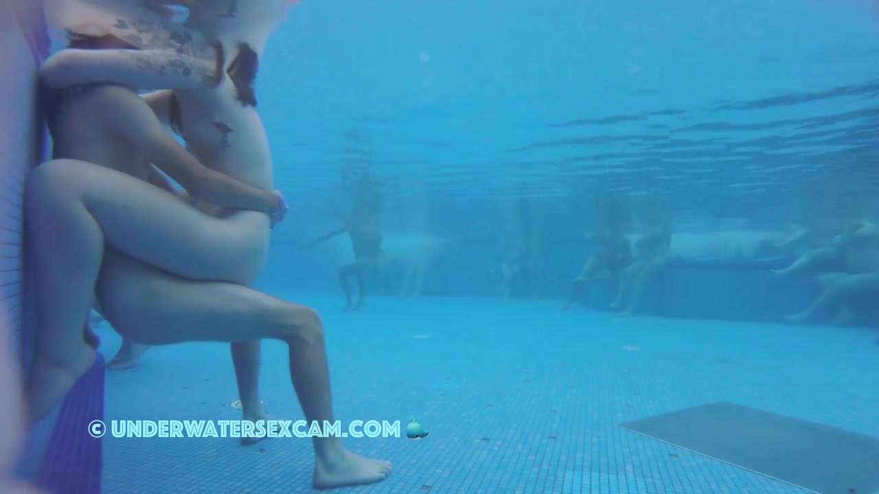 Hard Sex In The Bubbles