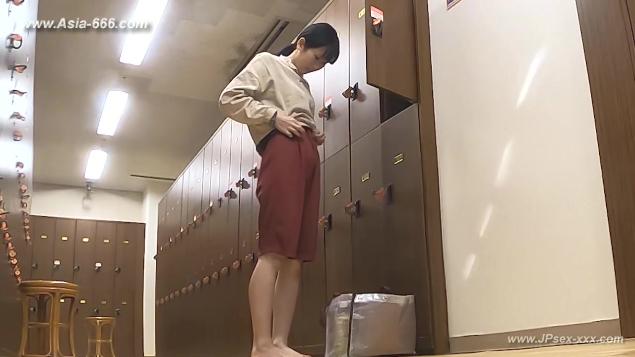 japanese public bathroom changeroom.***
