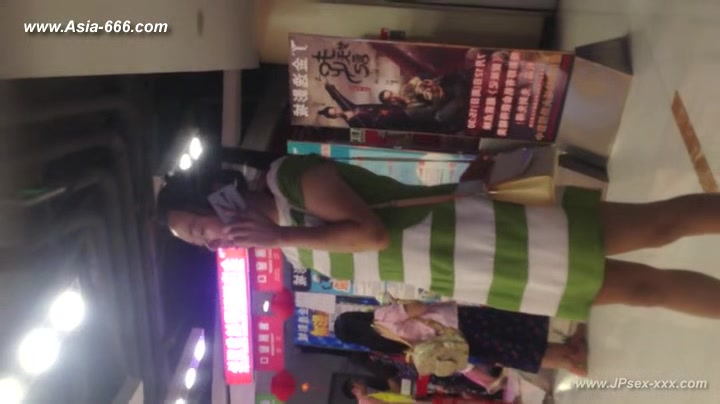 chinese girls go to toilet.115