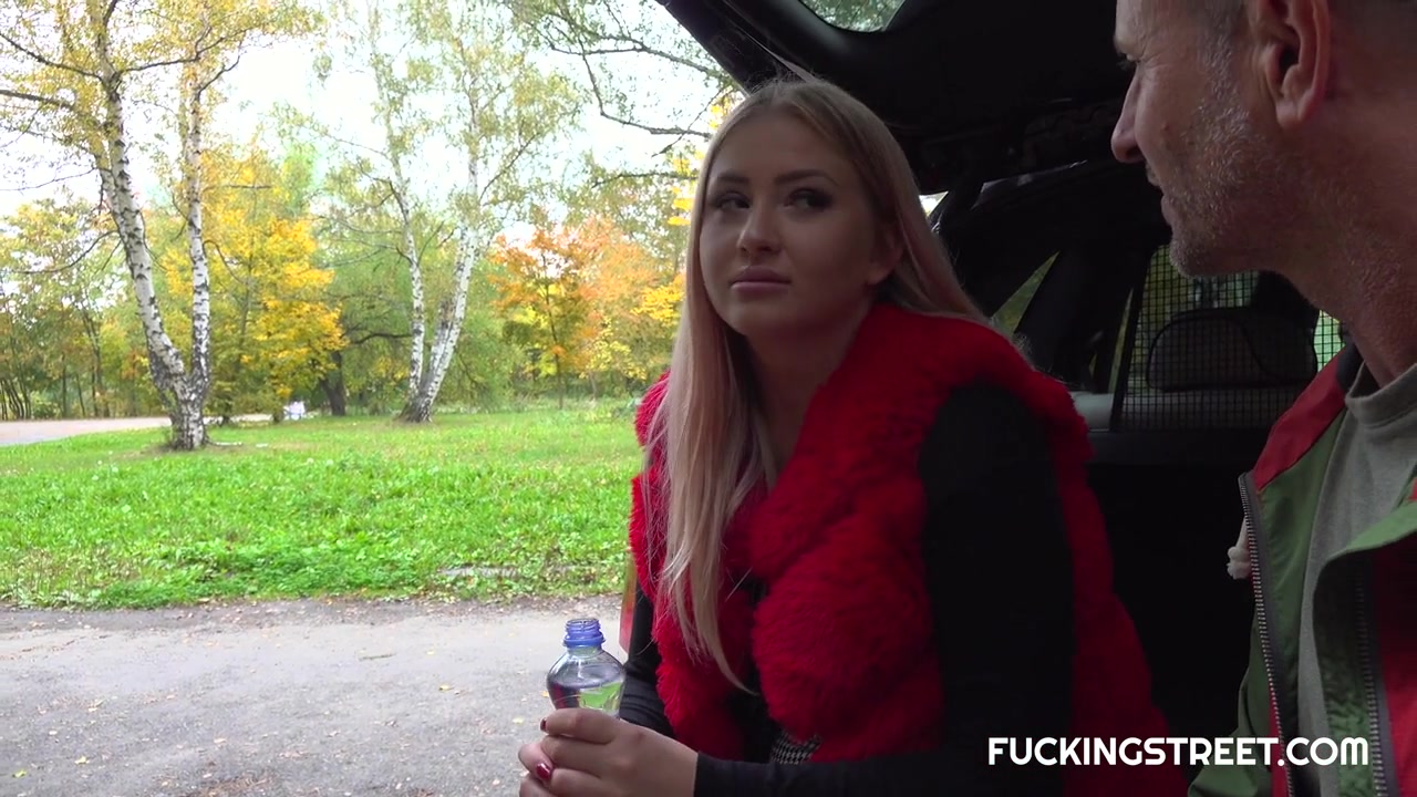 Cayla Lyons & George Uhl in Blonde Gives Her Saviour Some Unexpected Sex - Porncz