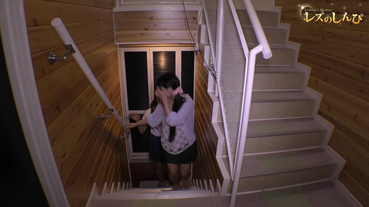 I cheated my friend and brought it. - Fetish Japanese Movies - Lesshin