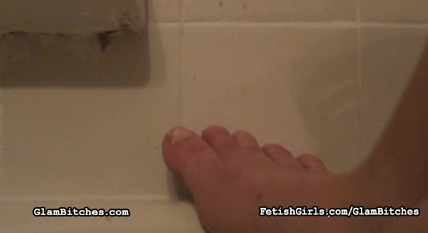 Toe Cleaning with Princess Bridgette