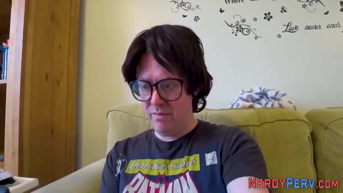 Yorkshire Nerd Cums Into Big Babes Mouth