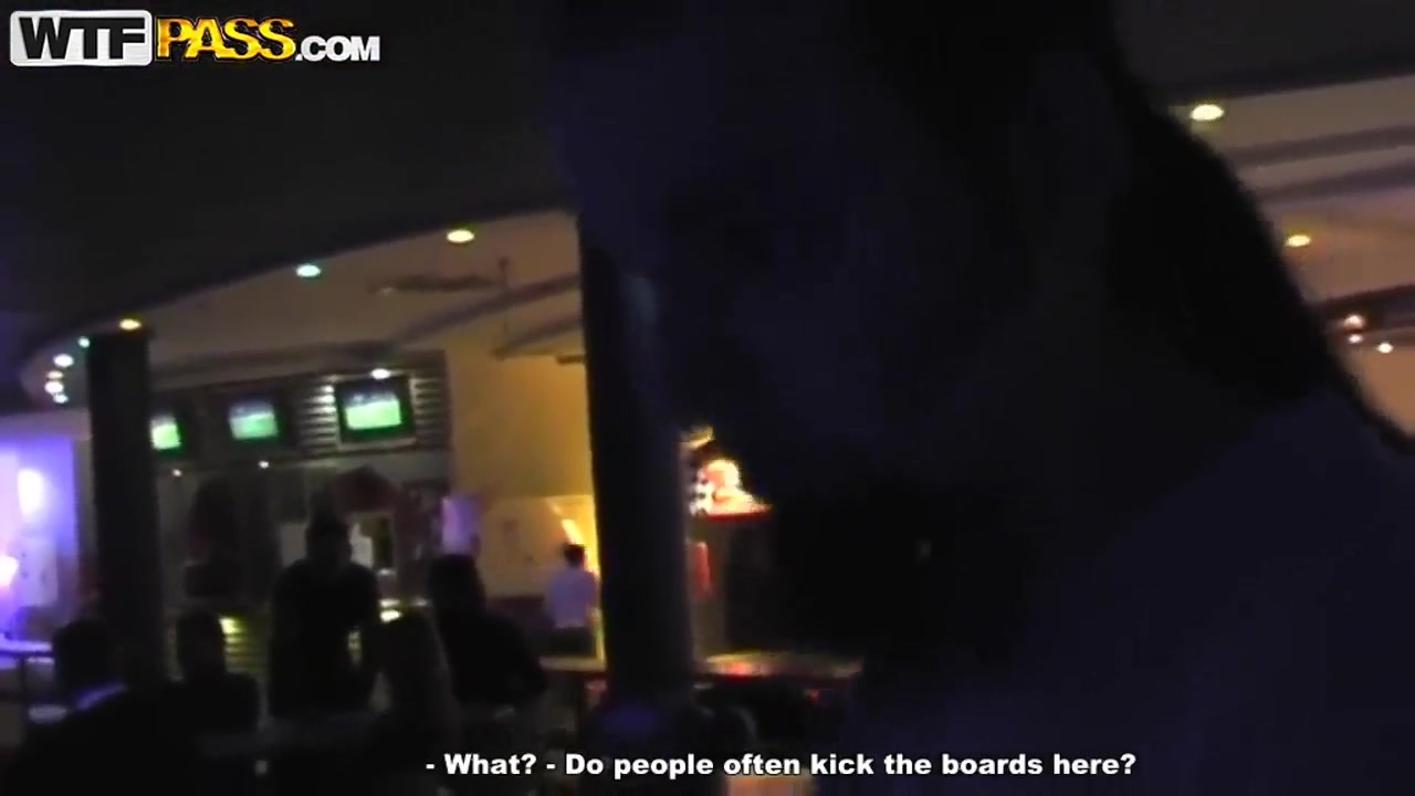 Man tries to seduce his GF to screw on camera