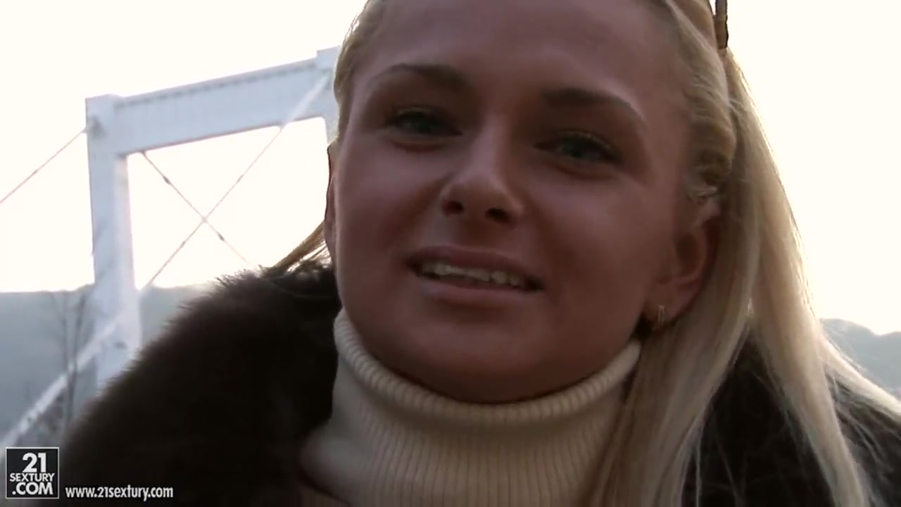 Ivana Sugar poses and demonstrates her secrets in public places