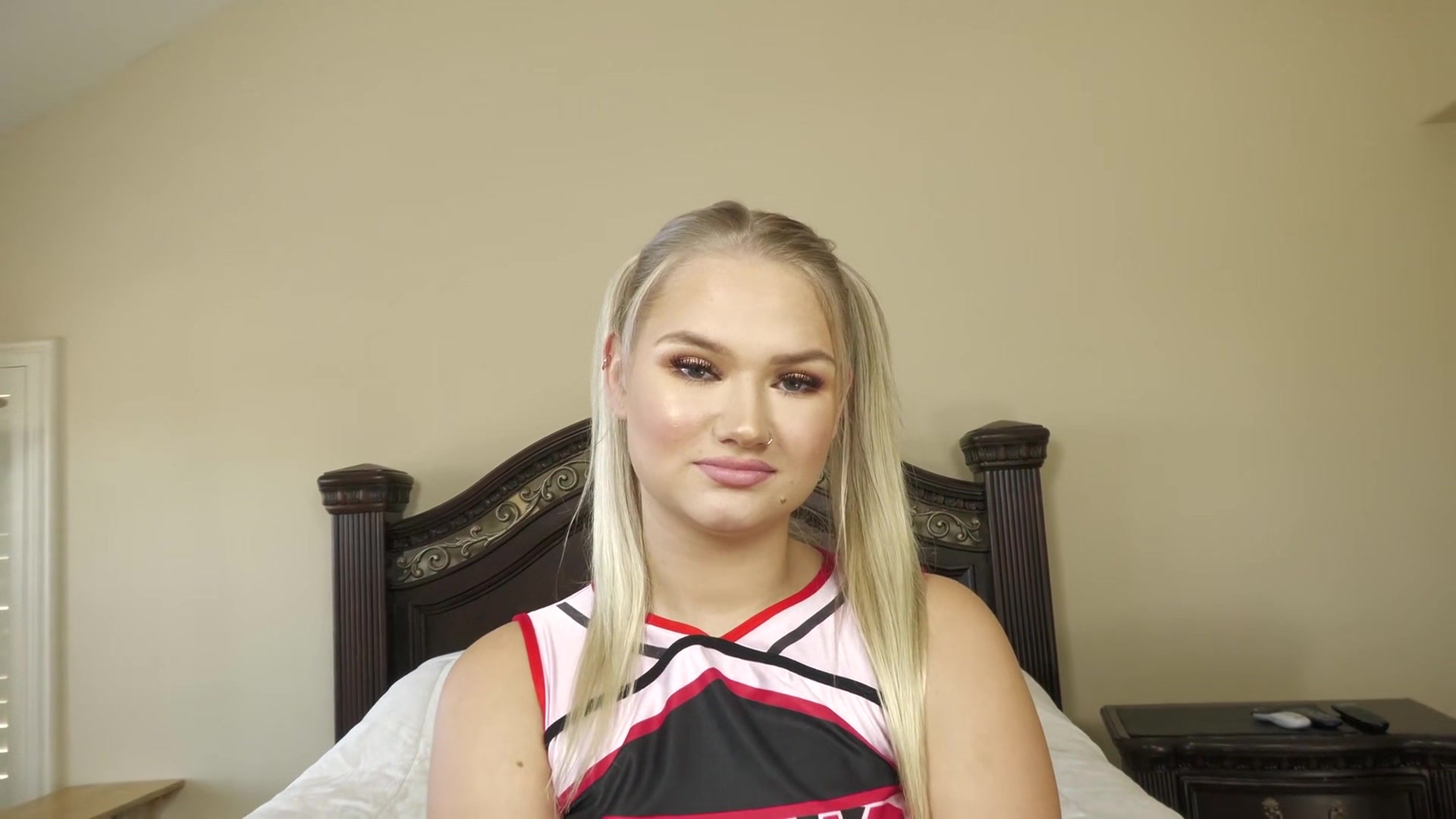 Perky Cheerleader Harley King Lets Her Pappy Pound Her