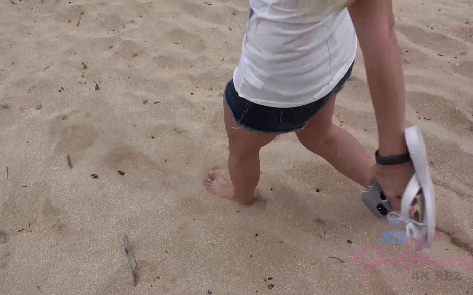 Virtual Vacation Hawaii Aaliyah Love 1/3