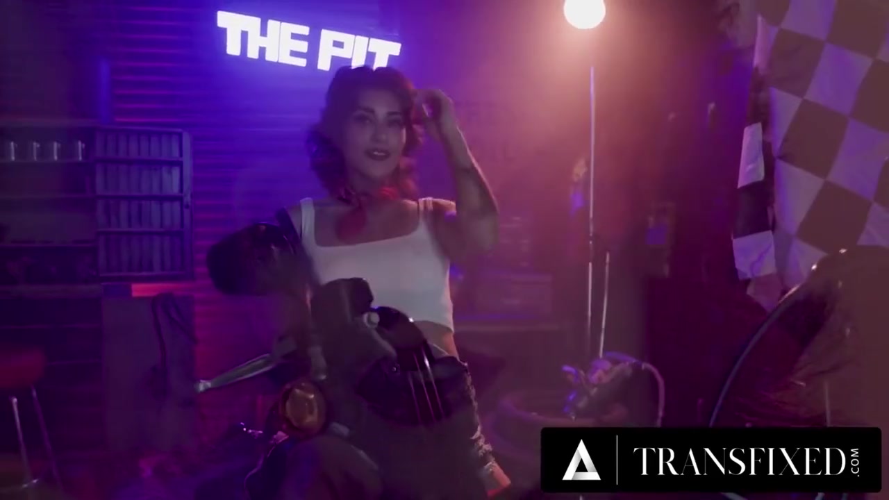 Mechanic Gets Dirty Service And Face Fucked By Trans Biker!