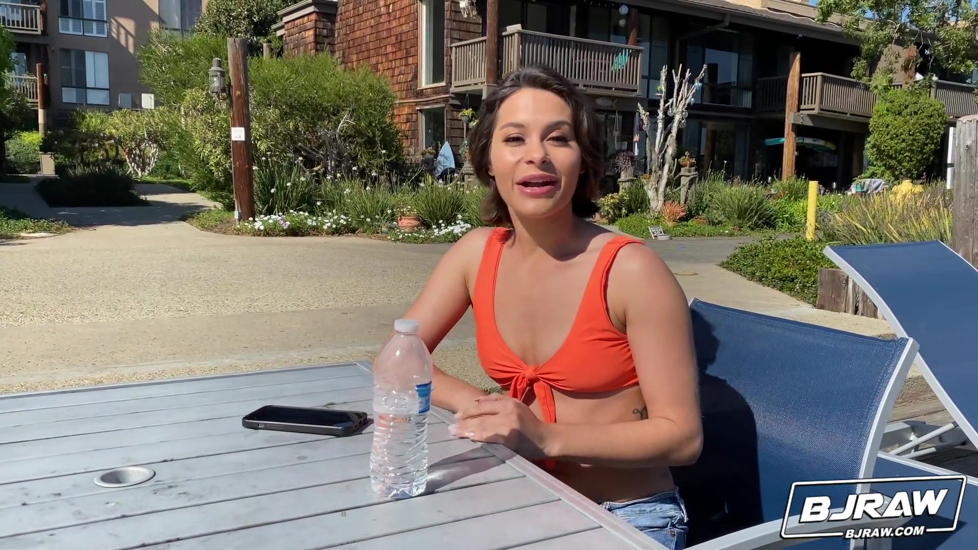 Nicoles Mouth Makes Nice - BJRaw