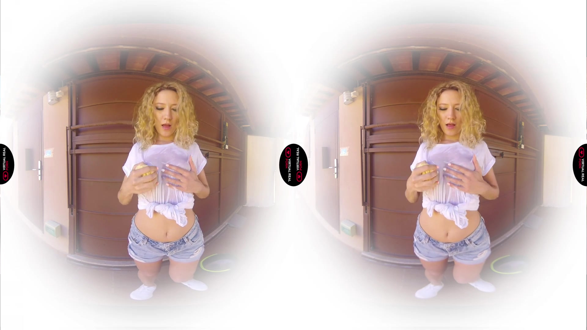 Juan Lucho Stasy Riviera in Car washing - VirtualRealPorn