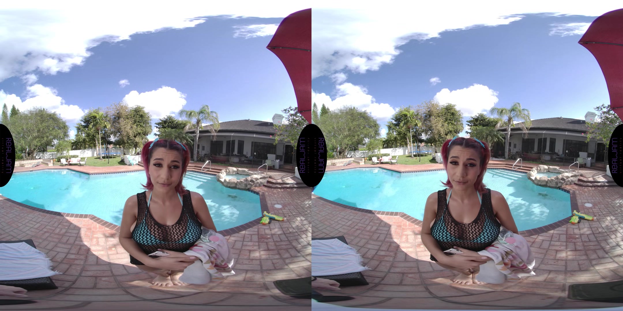 Busty Model Roxie Sinner