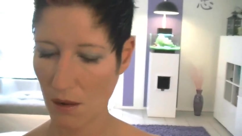 Gorgeous chick punishes his boyfriend for something