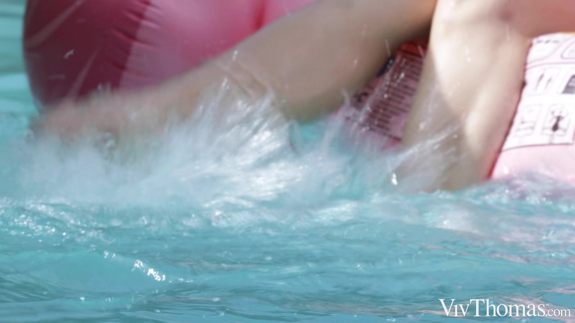 Wet And Wild - Emelie Crystal & Lee Anne - VivThomas