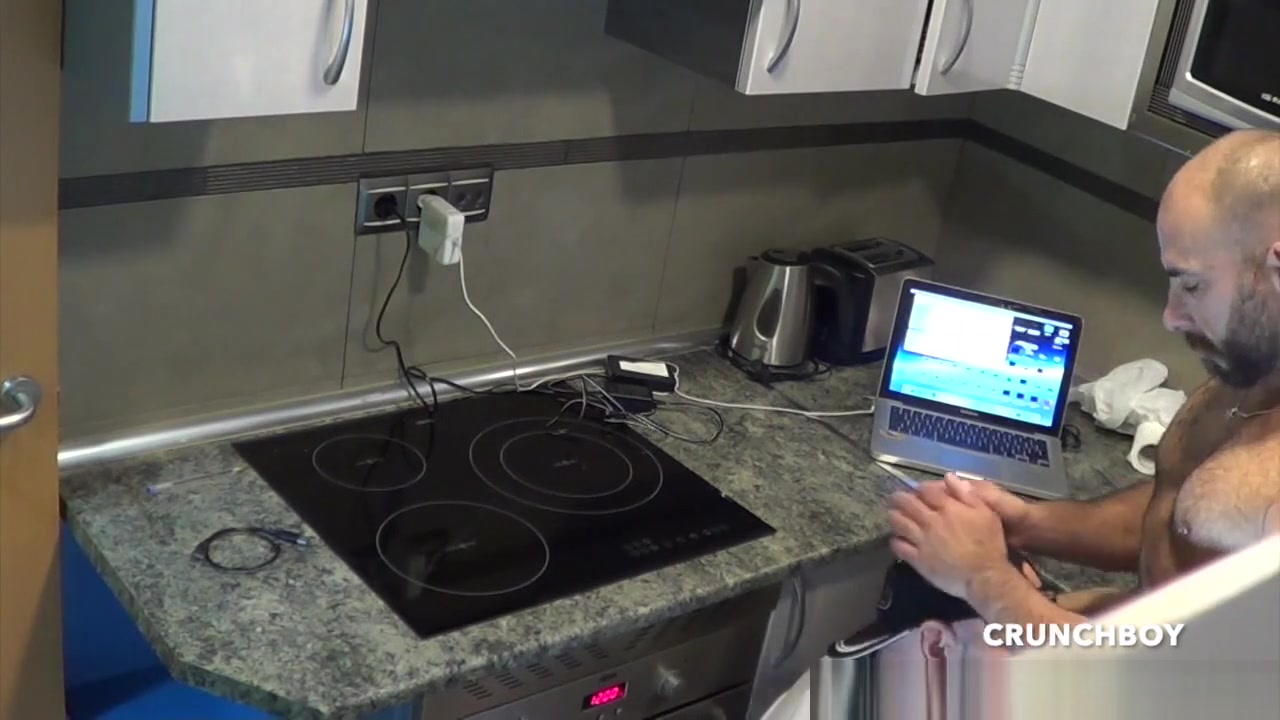 Webcam in the kitchen with Jess used raw by Jorhe Leal - HomeWebCamera