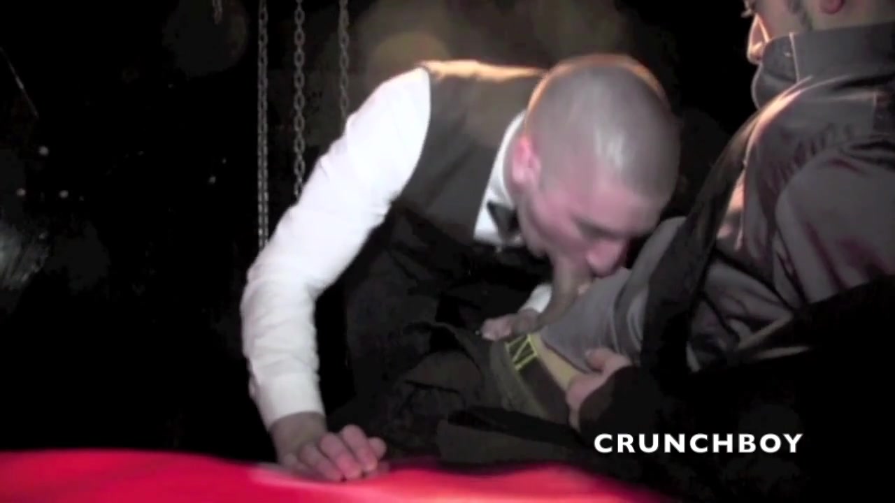 Straight Arab used by Matt Kenedy in cruising - CrunchBoy