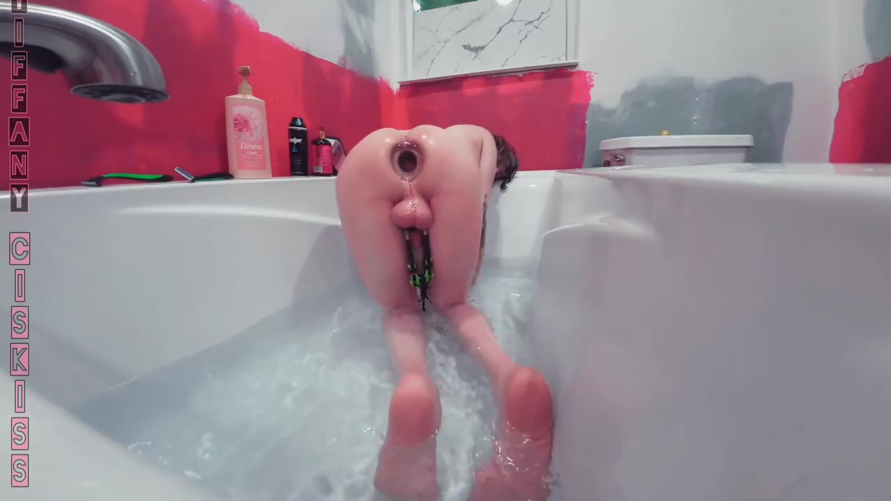 Huge Glass Butt Plug Tiffany Ciskiss Big Mad