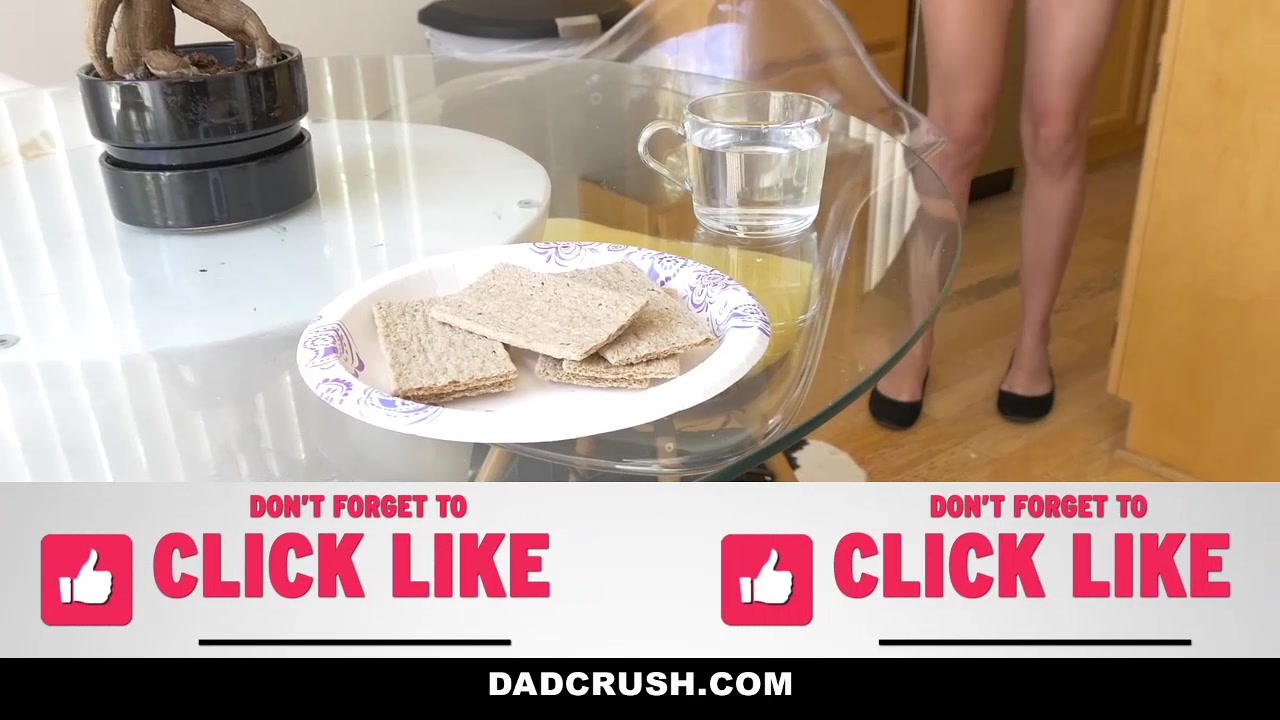 Jessica Jones in My Favorite Stepdaughter - DadCrush