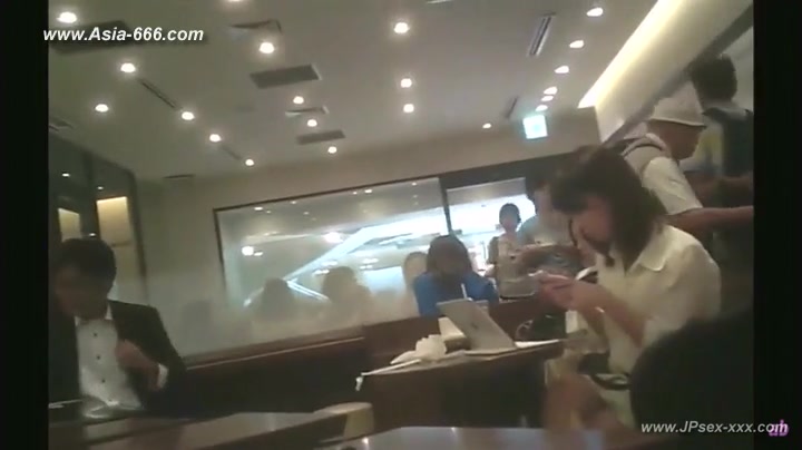 peeping Korean restaurant toilet.8