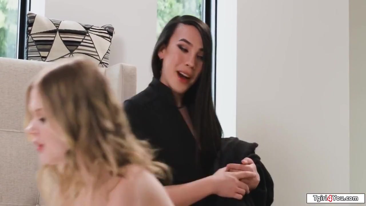Is It Alright To Suck Your Shemale Cock - Coco Lovelock, Kasey Kei And Lauren Phillips