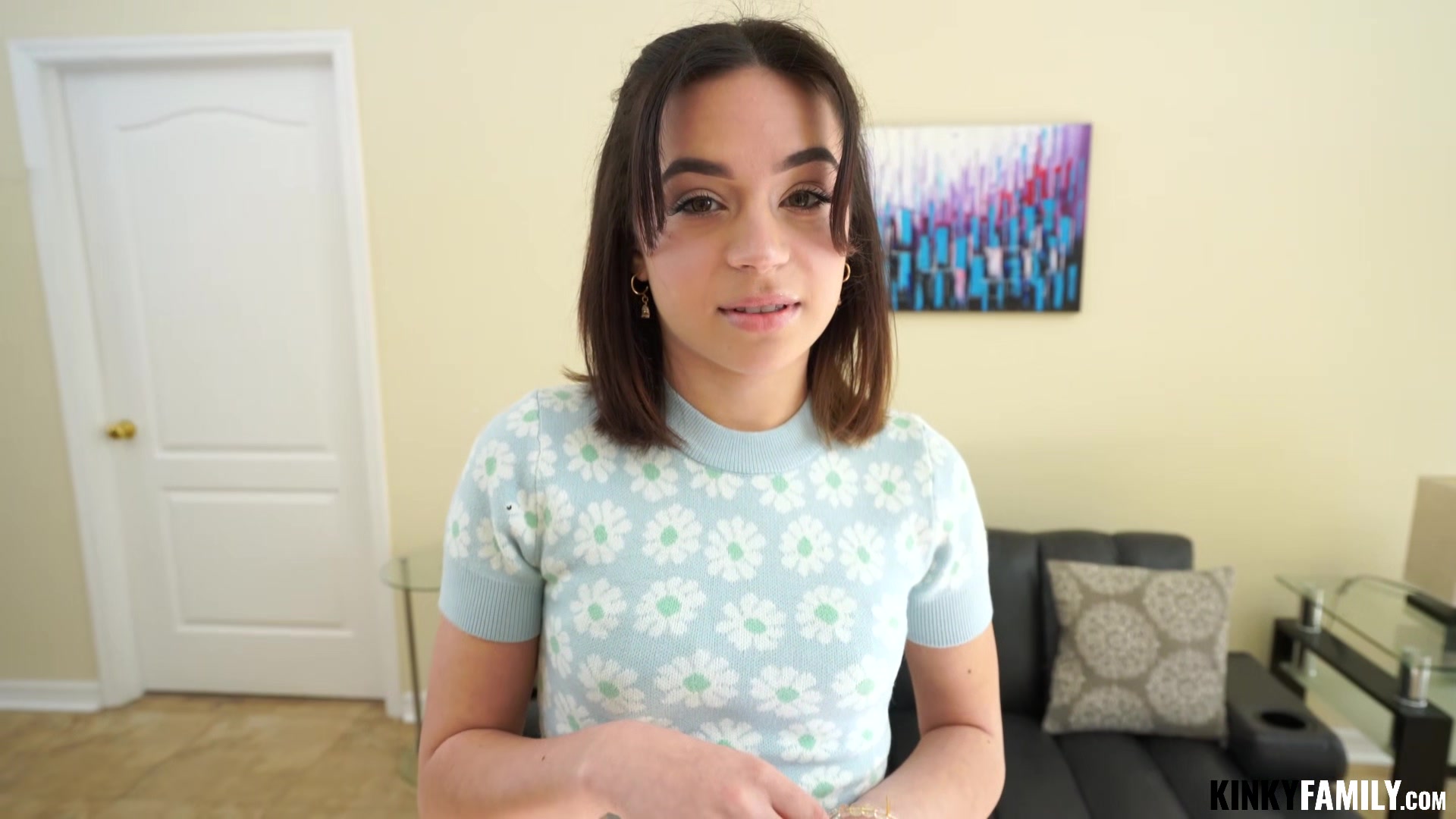 Kinky Family - Aria Valencia - Stepsister loves my cumshots